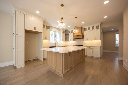 29-49 Thomas Mann Cir, Norfolk, MA, 02056-1684 | Card Image