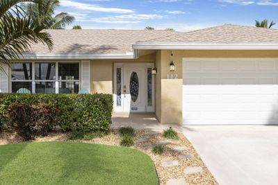 112 Segovia Avenue, House other with 3 bedrooms, 2 bathrooms and null parking in Royal Palm Beach FL | Image 3