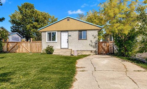 9320 106 Ave, Grande Prairie, AB, T8V1H7 | Card Image