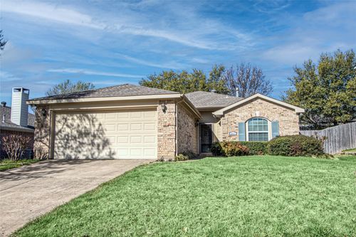 2317 Overlook Ln, Denton, TX, 76207-1027 | Card Image