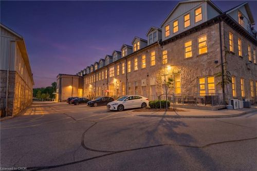 111-25 Concession St, Cambridge, ON, N1R2G6 | Card Image