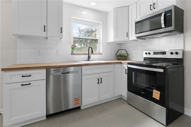 2037 Sampson St, House other with 3 bedrooms, 1 bathrooms and null parking in Wilkinsburg PA | Image 18