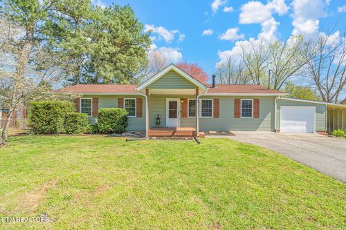 807 Lafollette Dr, Maryville, TN, 37801-7673 | Card Image