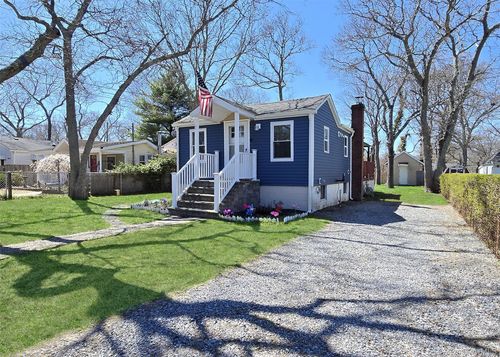 20 Daisy Pl, Selden, NY, 11784-3126 | Card Image