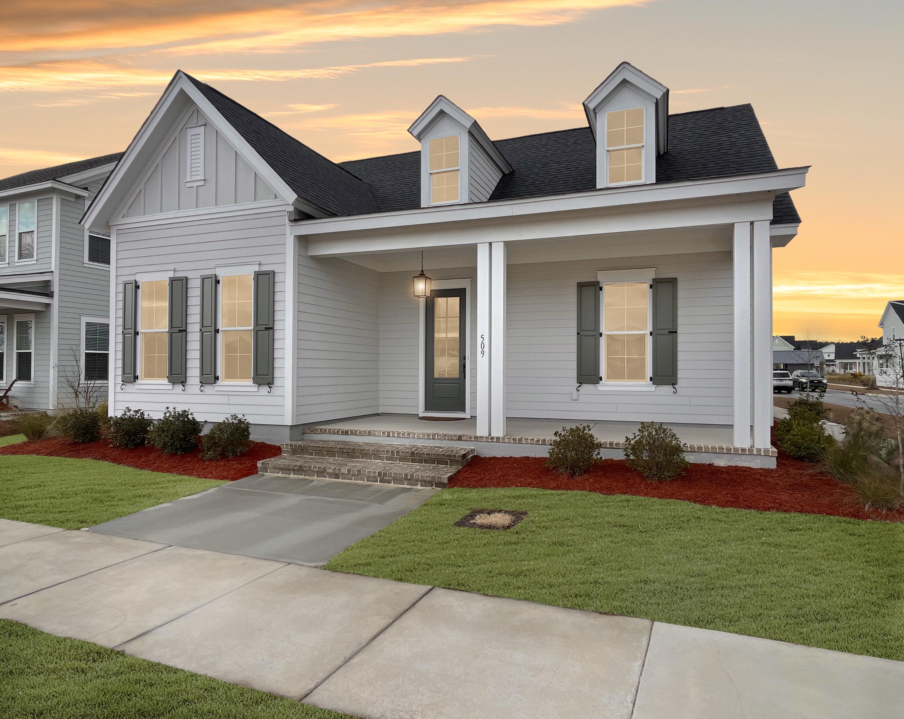 Rhythm St, Summerville, SC 29486