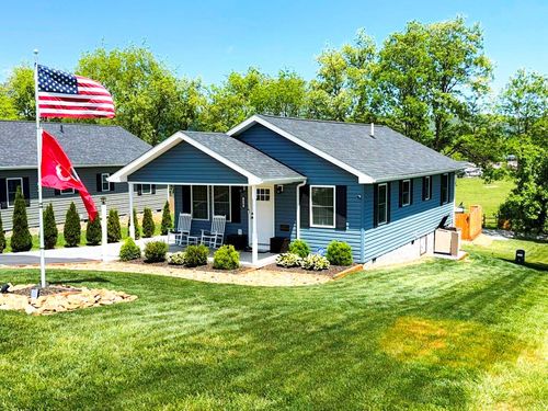 210 Country Ln, Wytheville, VA, 24382-4902 | Card Image