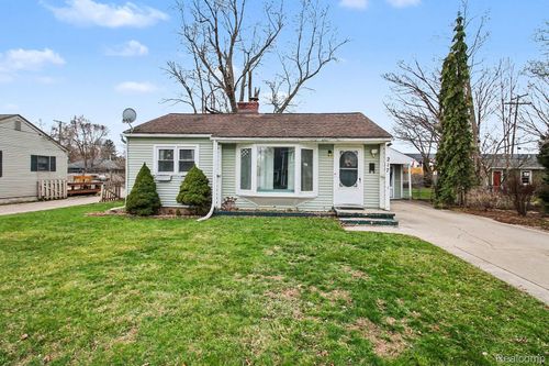 217 N 5th St, Brighton, MI, 48116-1234 | Card Image