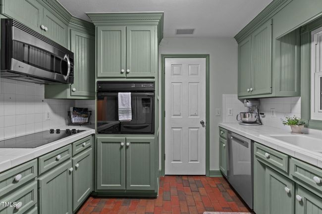 Kitchen | Image 18