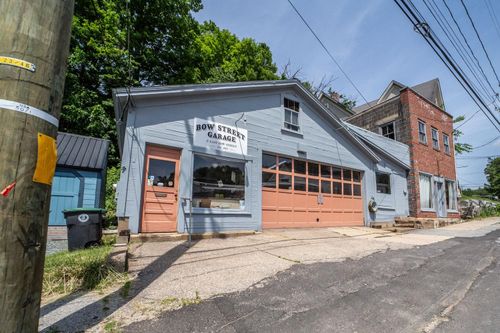 17 E Bow St, Franklin, NH, 03235-1217 | Card Image