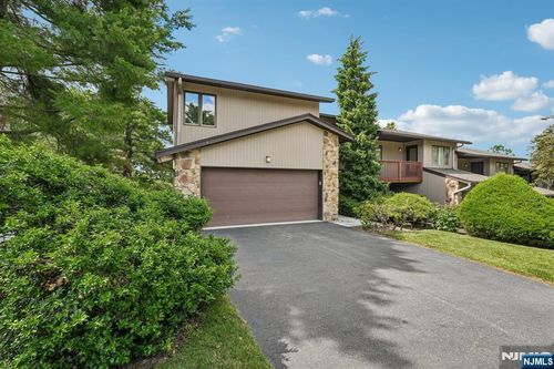 19 Cedarwood Ter, Woodland Park, NJ, 07424-3708 | Card Image