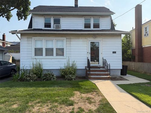 2nd-fl-42 W Lincoln Ave, Valley Stream, NY, 11580-5755 | Card Image