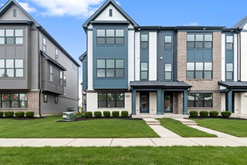 8375 Mulberry Ave, Morton Grove, IL, 60053-2524 | Card Image
