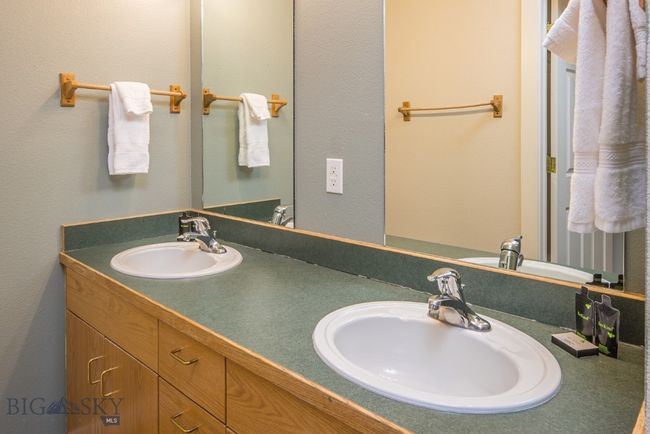 2nd ensuite bath - dual sinks | Image 19