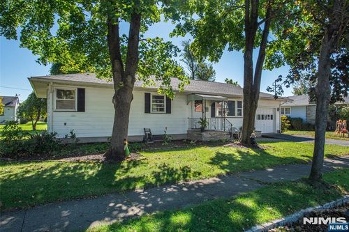 104 Oak Street, Dover Town, NJ, 07801 | Card Image