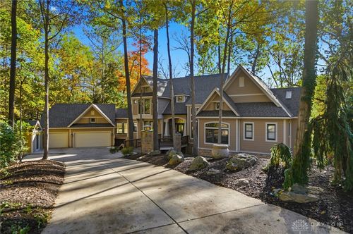 3919 Sable Ridge Dr, Bellbrook, OH, 45305-8728 | Card Image