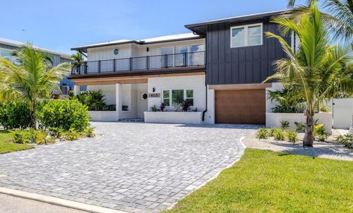 405 28th St, HOLMES BEACH, FL, 34217-2105 | Card Image