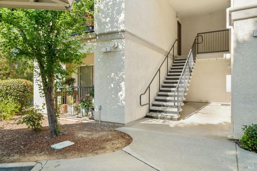 apt-1-2001 Eastwood Dr, Vacaville, CA, 95687-6174 | Card Image