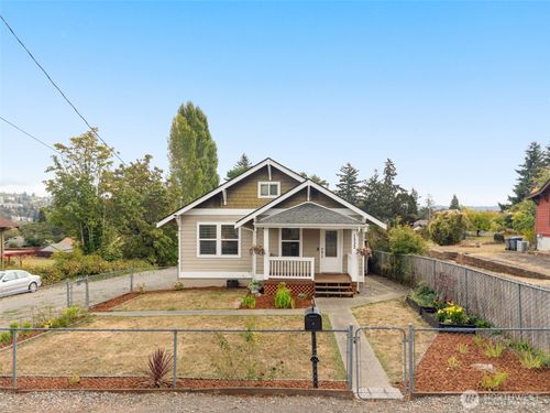 1532 Naval Avenue, Bremerton, WA, 98312 | Card Image