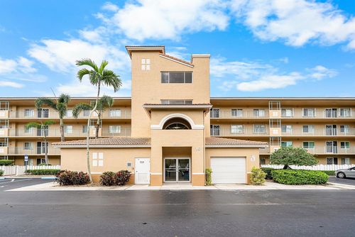 apt-303-12560 Majesty Cir, Boynton Beach, FL, 33437-7215 | Card Image