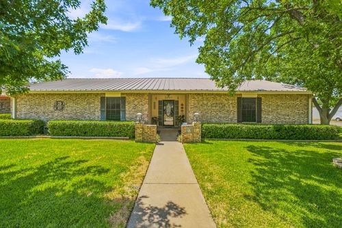 1420 Green St, Graham, TX, 76450-4449 | Card Image