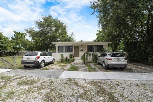 175 Nw 68th St, Miami, FL, 33150-4015 | Card Image