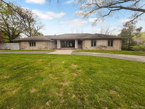 35854 Castlemeadow Dr, Farmington Hills, MI, 48335-3820 | Card Image