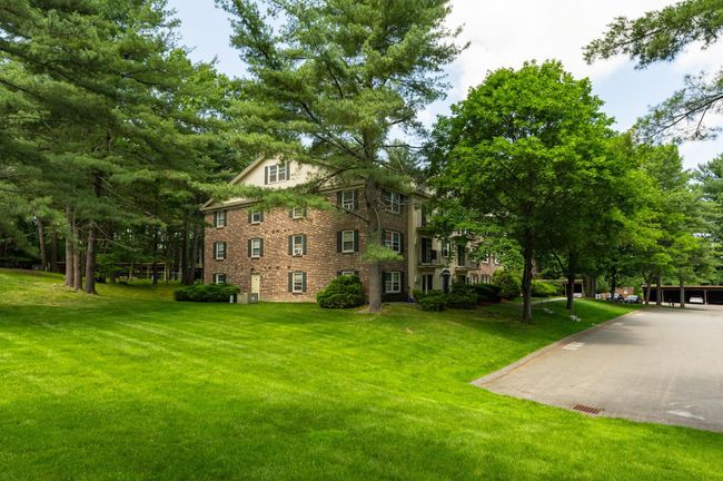 APT-24 - 5 Autumn Leaf Dr, Condo with 2 bedrooms, 1 bathrooms and null parking in Nashua NH | Image 32