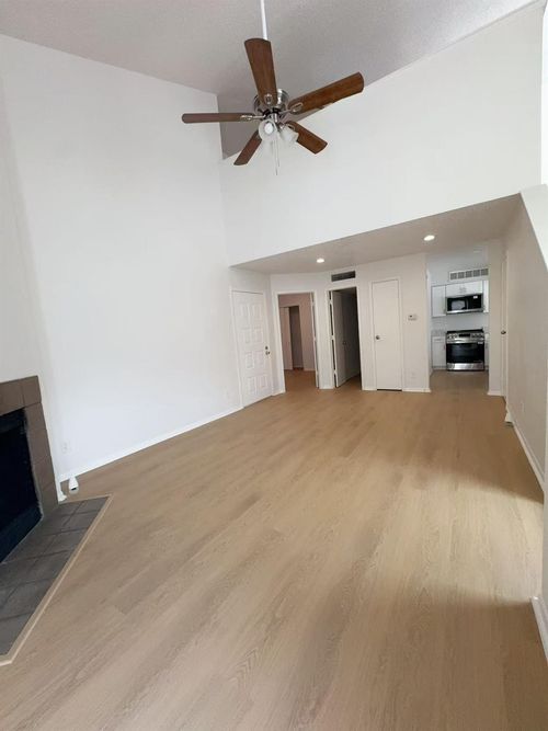 apt-1121-10855 Meadowglen Ln, Houston, TX, 77042-4039 | Card Image