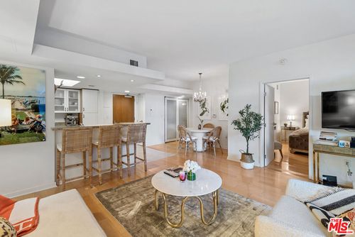 327-13700 Marina Pointe Dr, Marina del Rey, CA, 90292-9297 | Card Image