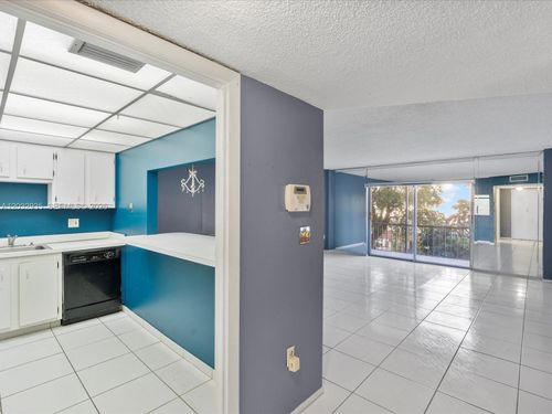 306-4172 Inverrary Dr, Lauderhill, FL, 33319-4574 | Card Image