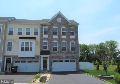 220 Jenny Dr, BEAR, DE, 19701-2438 | Card Image
