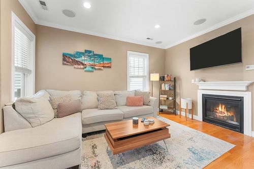 apt-2-619 E 3rd St, Boston, MA, 02127-3677 | Card Image