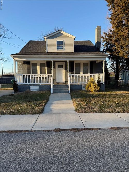 1029 38th St, Newport News, VA, 23607-3137 | Card Image