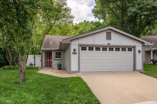 4033 Crossgate Ct, Lawrence, KS, 66047-3502 | Card Image