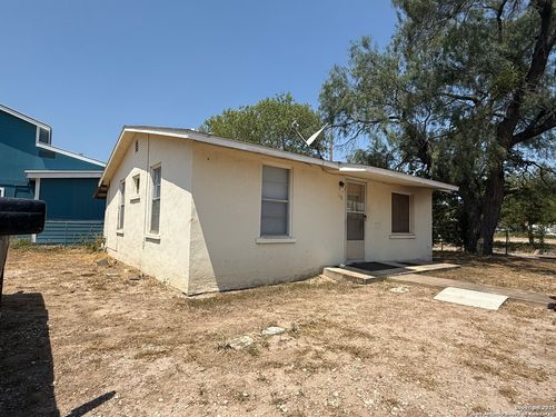 113 N Claudia St, Uvalde, TX, 78801-5005 | Card Image