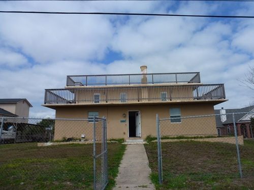 3842 Lynda Lee Dr, Corpus Christi, TX, 78418-4004 | Card Image