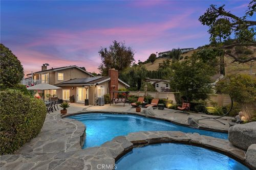 20224 Chapter Dr, Woodland Hills, CA, 91364-5607 | Card Image