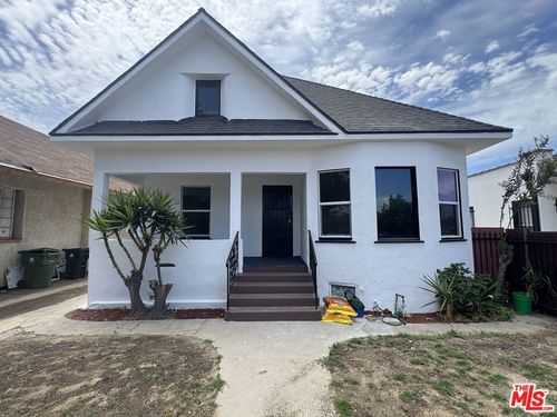 136 W 43rd Pl, Los Angeles, CA, 90037-2706 | Card Image