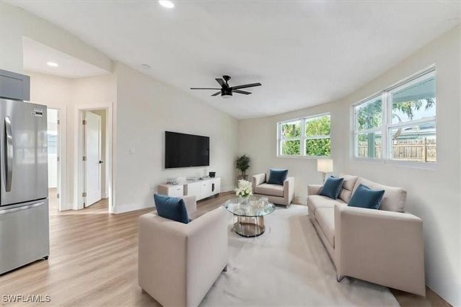 Living area - Virtually staged & edited | Image 9