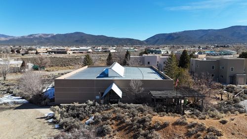 202 Bendix Dr, Taos, NM, 87571-5115 | Card Image