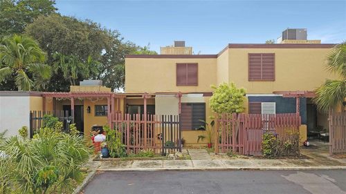 1640 W Golfview Dr, Pembroke Pines, FL, 33026-3125 | Card Image