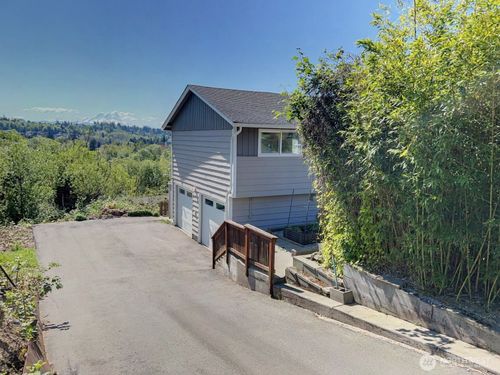 21010 9th Avenue S, Des Moines, WA, 98198 | Card Image