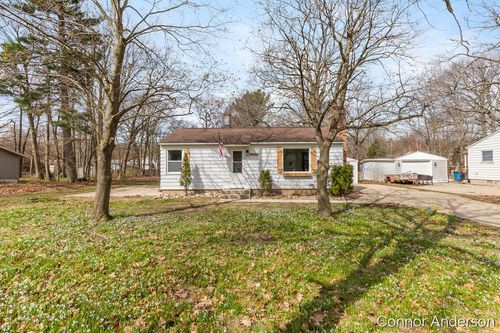 15403 Pine Street, Grand Haven, MI, 49417 | Card Image
