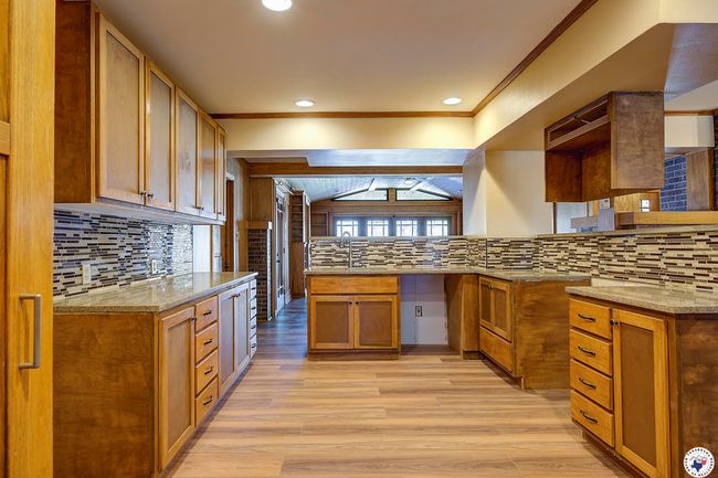 1300 Brazos St, House other with 3 bedrooms, 3 bathrooms and null parking in Texarkana TX | Image 17