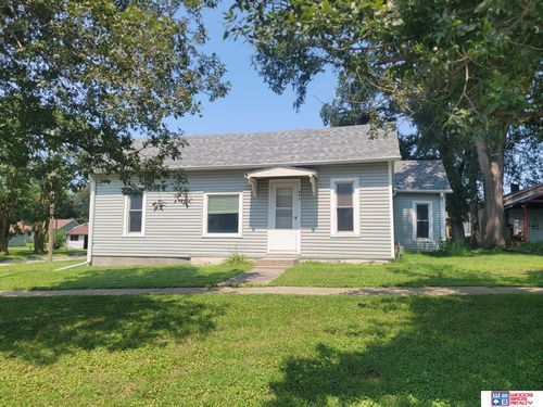 942 Elm St, Seward, NE, 68434-2438 | Card Image