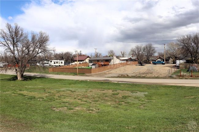 620 4 Th St W, House other with 4 bedrooms, 2 bathrooms and null parking in Roundup MT | Image 4