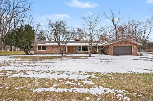 1085 Frankel Ln, Bloomfield Hills, MI, 48302-1024 | Card Image