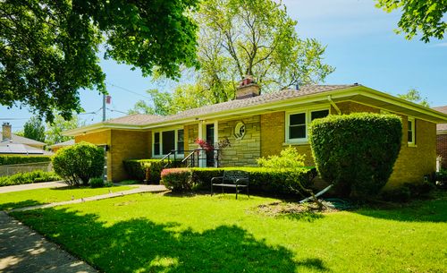4555 Cleveland St, Skokie, IL, 60076-2661 | Card Image