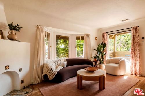 643 N Vendome St, Los Angeles, CA, 90026-3741 | Card Image