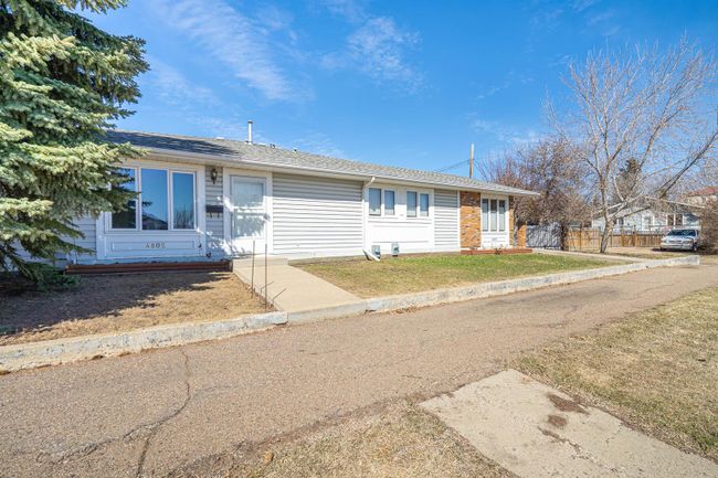 4802 46 Street, Home with 2 bedrooms, 1 bathrooms and 2 parking in Lloydminster SK | Image 22